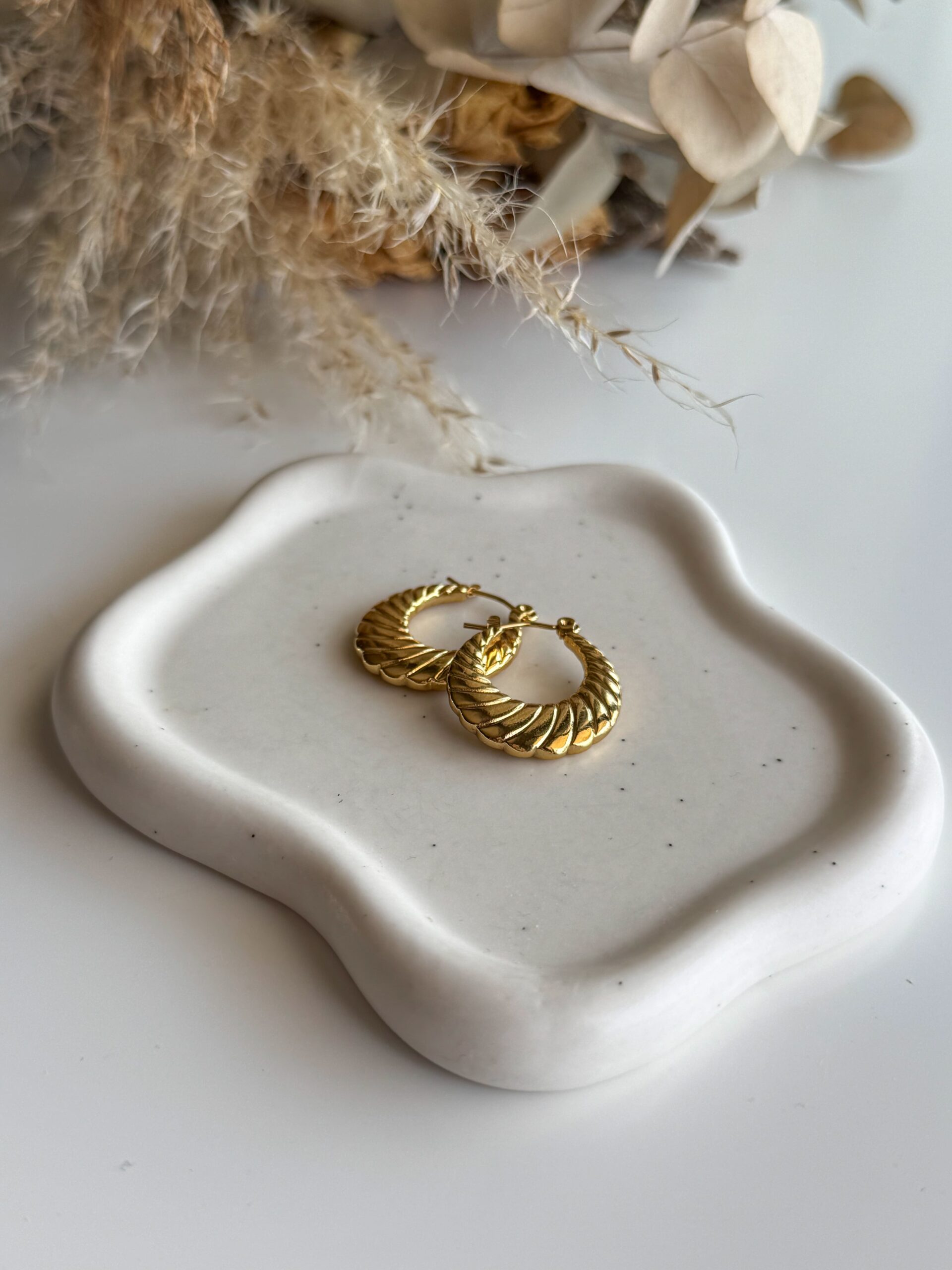 χρυσά σκουλαρίκια κρίκοι με ανάφλυγο vp jewels