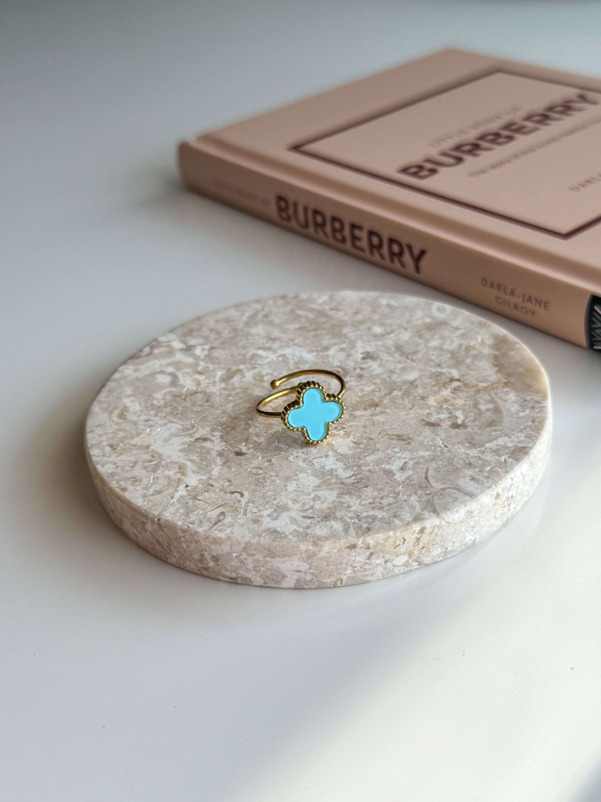 Χρυσό ρυθμιζόμενο δαχτυλίδι με λουλούδι γαλάζιο