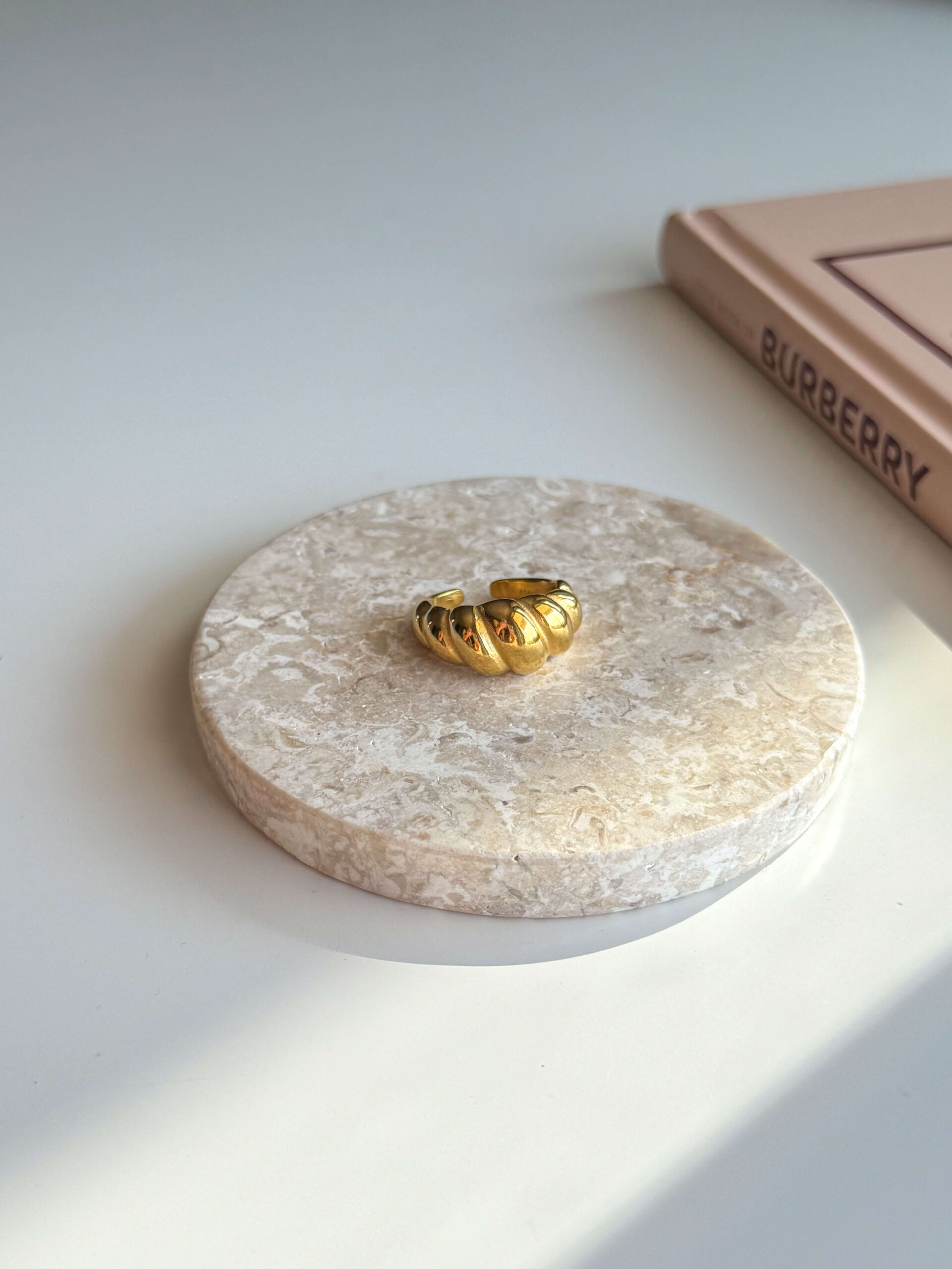 Χρυσό bold δαχτυλίδι κρουασάν