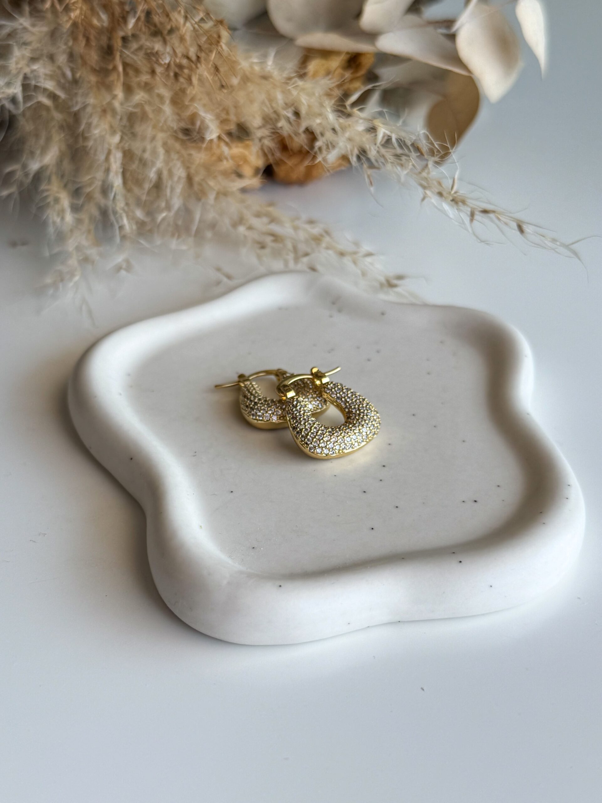 Χρυσά κρεμαστά σκουλαρίκια με ζιργκόν