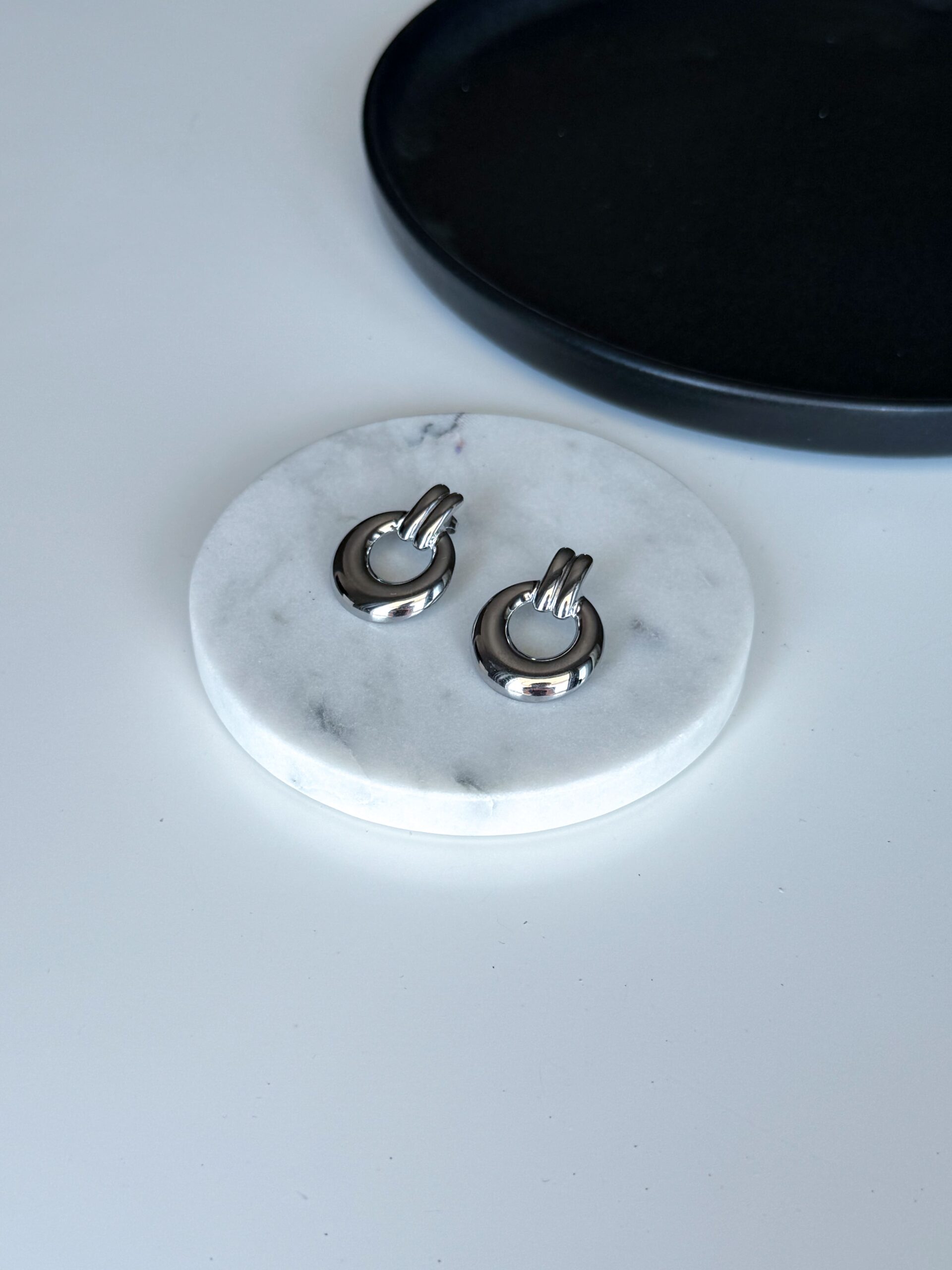 ασημί σκουλαρίκια κρεμαστά με κύκλο