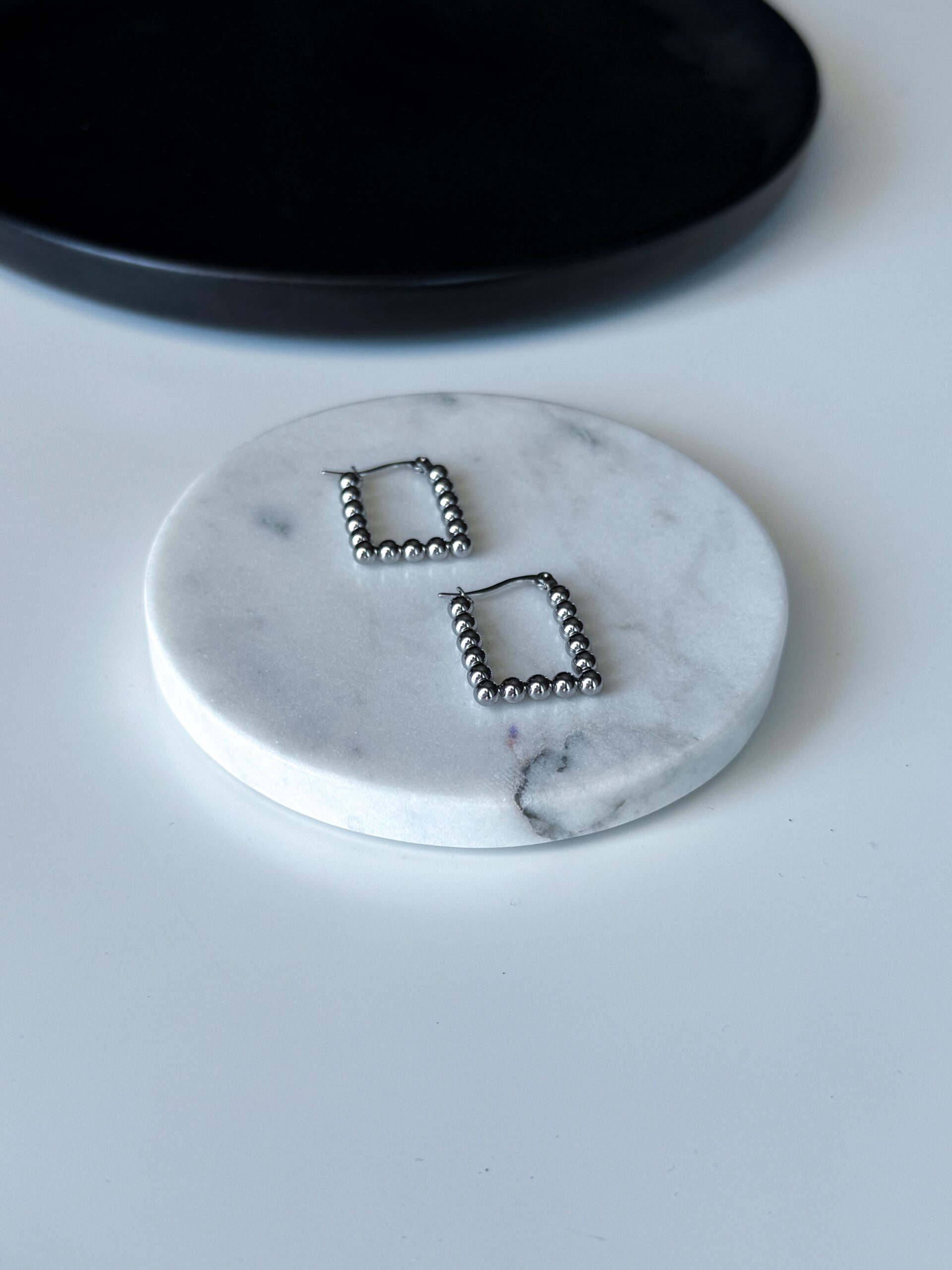 ασημί Κρικάκια με Μπίλιες