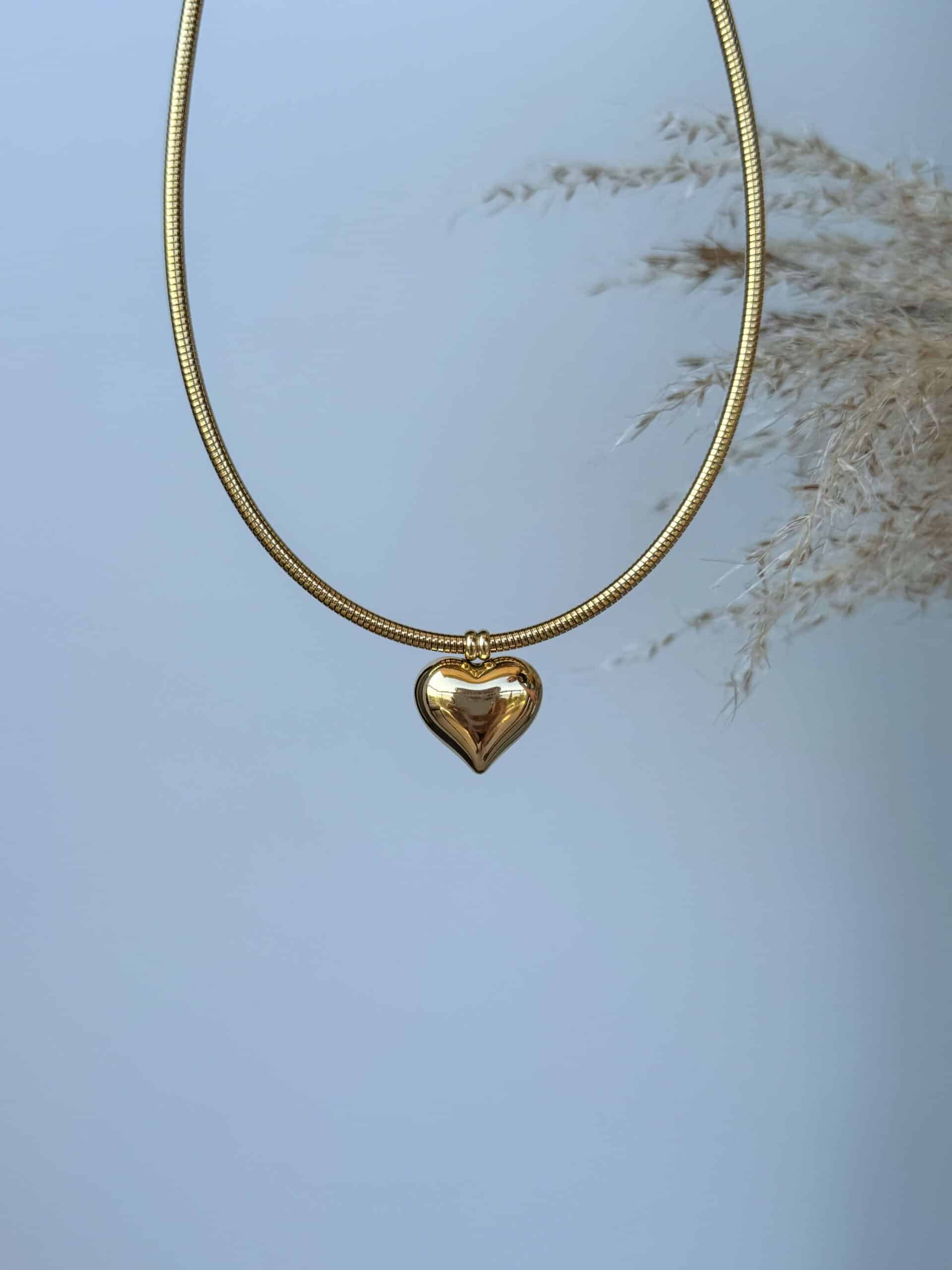 χρυσό γυναικείο κολιέ με καρδιά