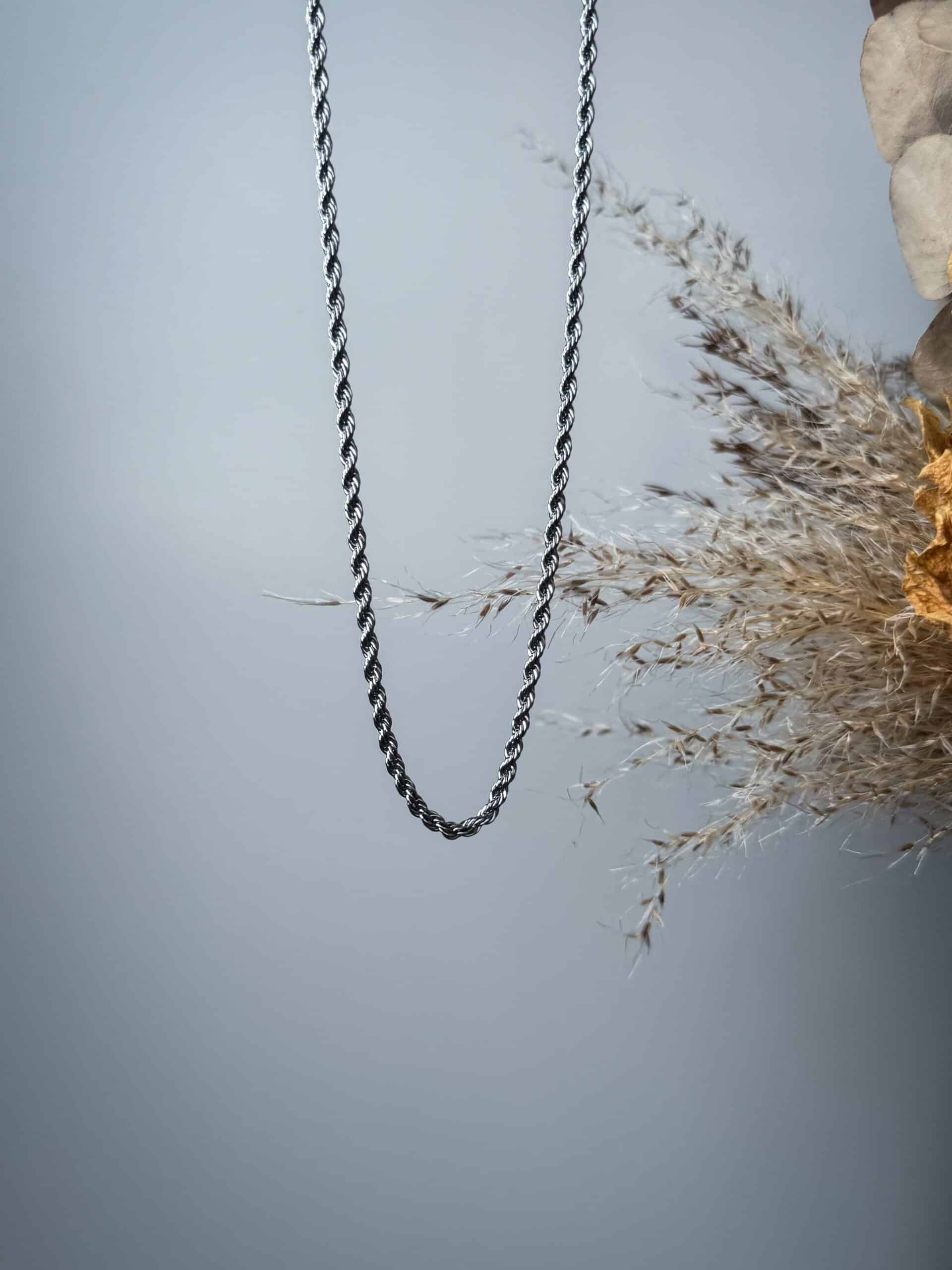 ανδρικό ασημί κολιέ με λεπτή στριφτή αλυσίδα vp jewels